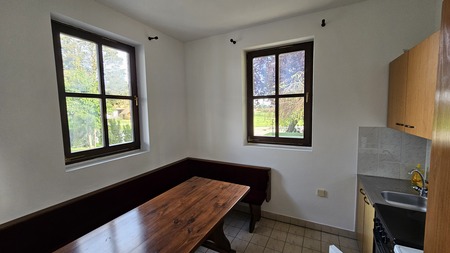 Genterovci - sanacija in barvanje notransjosti vežice2